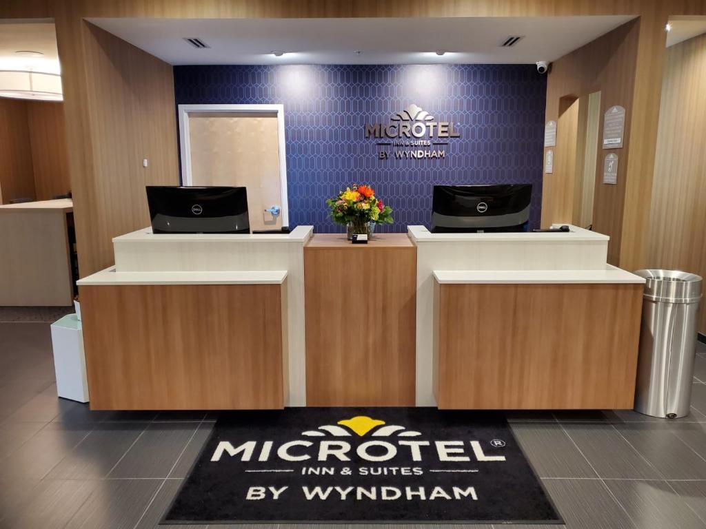 Microtel Inn & Suites By Wyndham Farmington Exterior photo